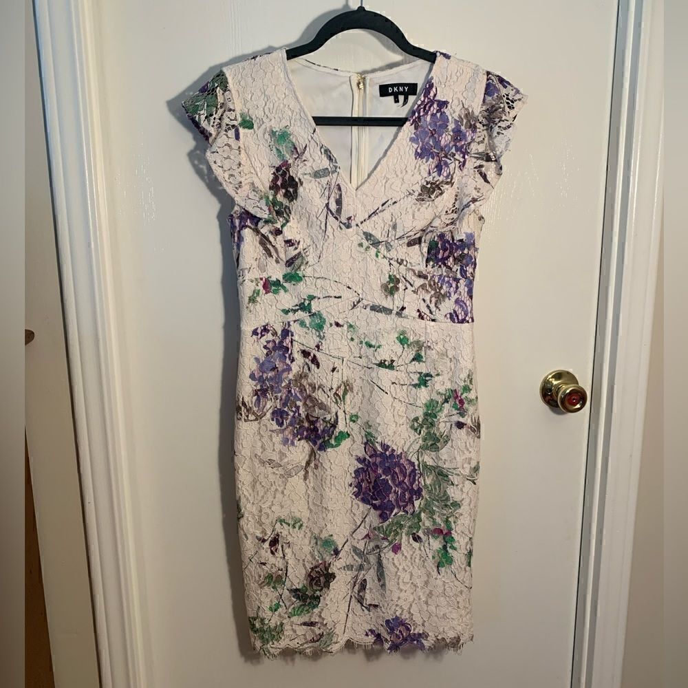 DKNY EUC cream/purple floral lace cap sleeve dress Size 4 - Picture 1 of 6